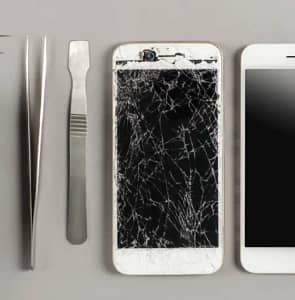 cracked iphone screen 